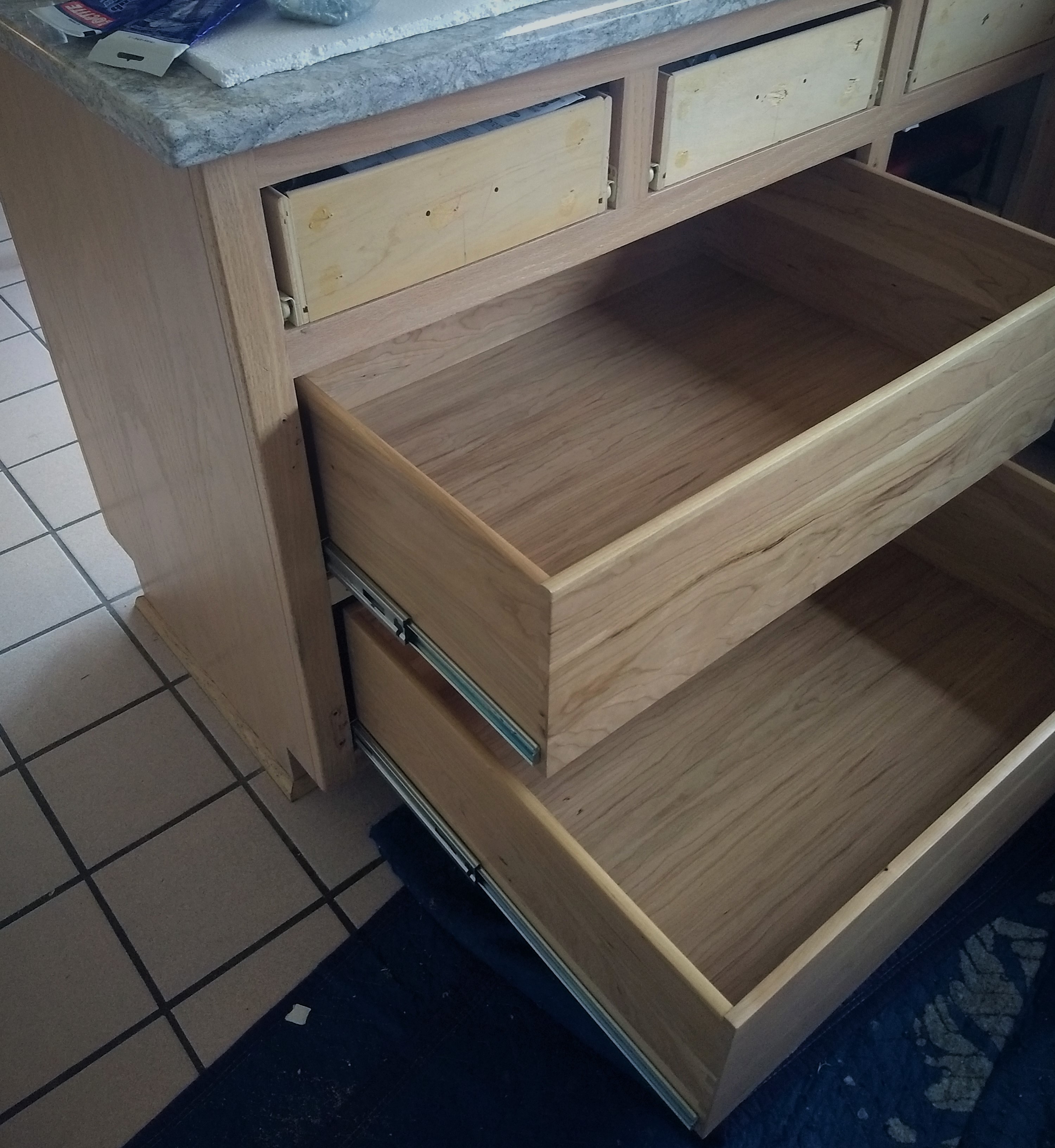 The Pros to Having Drawers Instead of Lower Cabinets